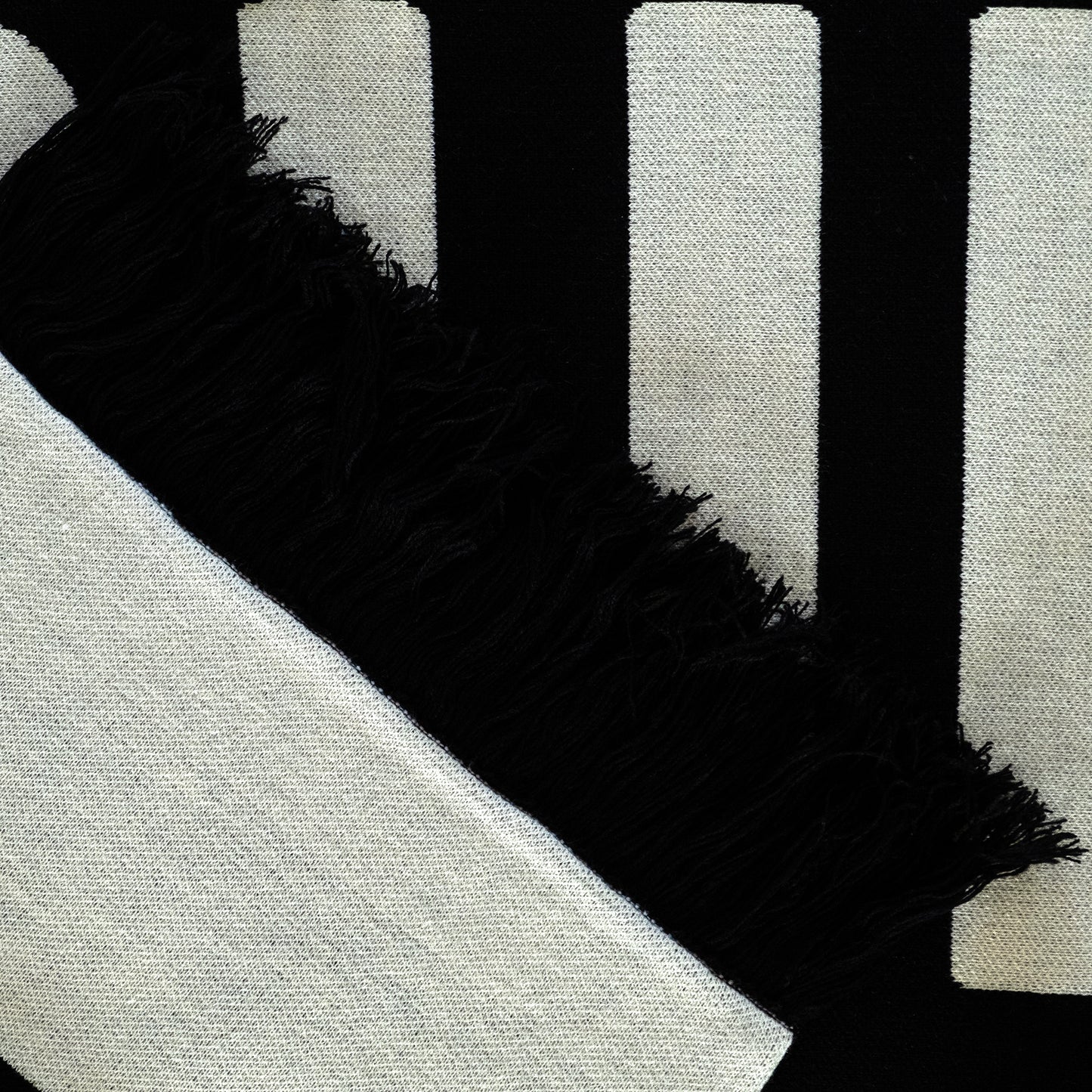 NOTYOURS SCARF - BLACK / IVORY